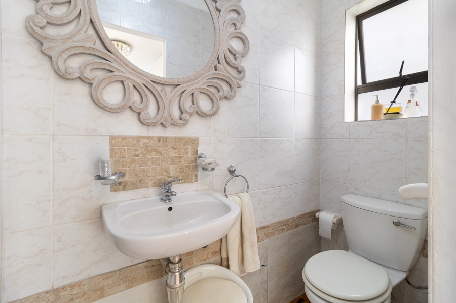 2 Bedroom Property for Sale in Parklands Western Cape